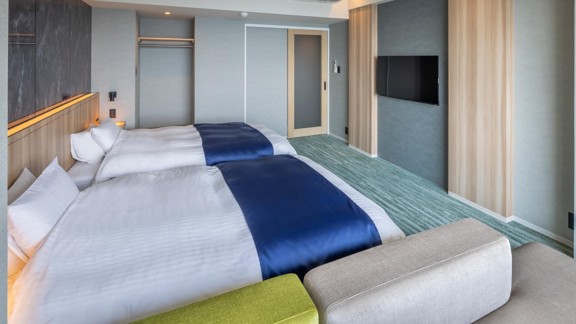 Deluxe, Twin Beds, Night View