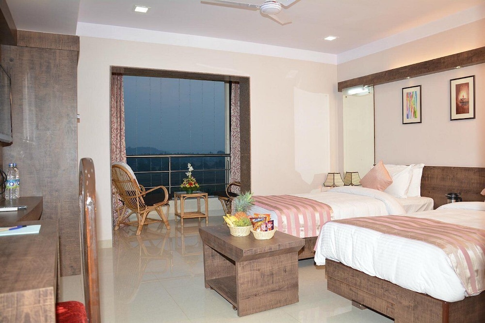 PREMIUM, DOUBLE BED, PRIVATE BATHROOM