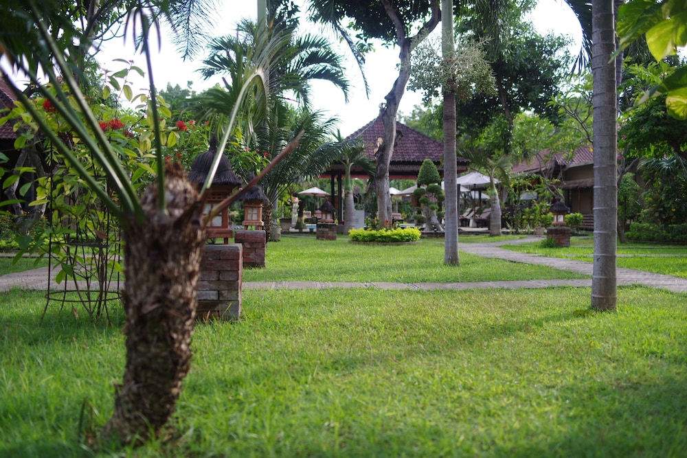 Tirta Sari Bungalows 48/66