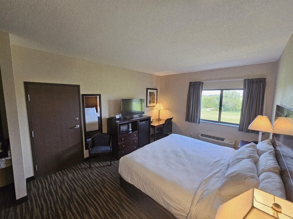 Room, King Bed, Bathtub, Accessible
