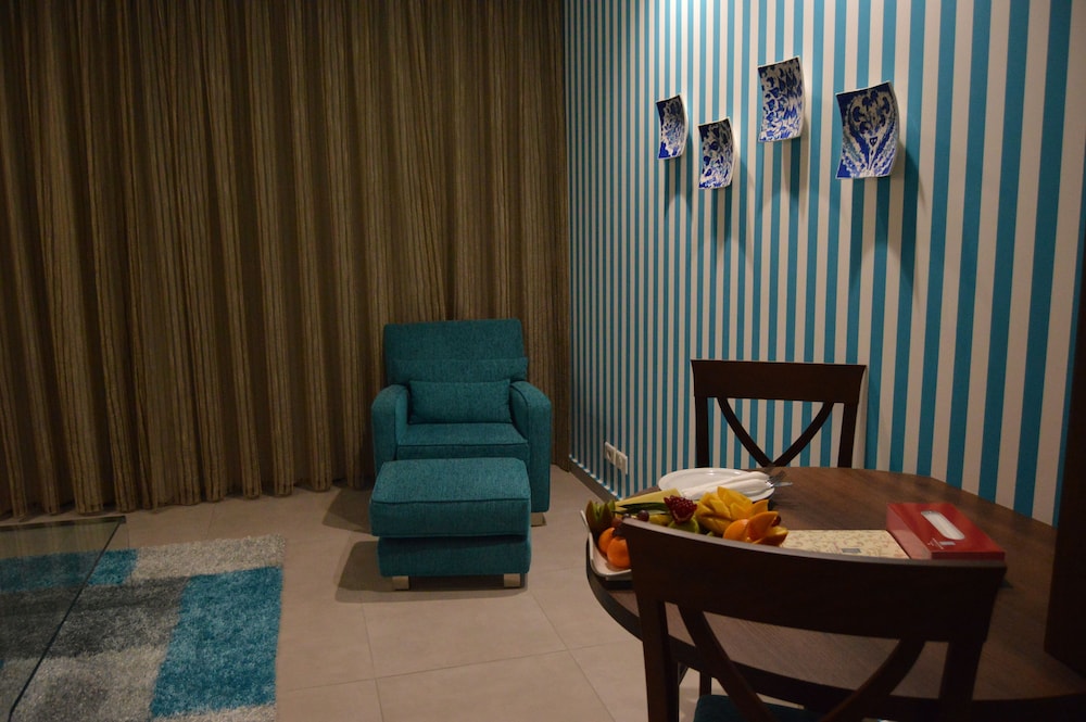 MARKAZIA SUITES 54/78