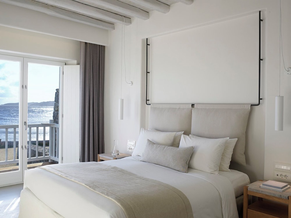 Coast, Suite, King Bed, Beach Front, Sofa
