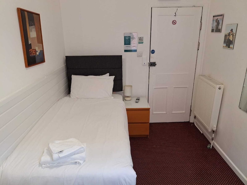 Room, Single, Single Bed