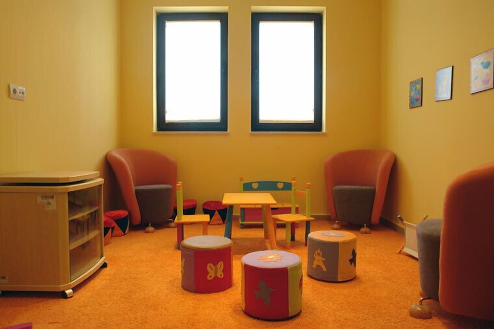 Winslow Infinity Aparthotel 47/54
