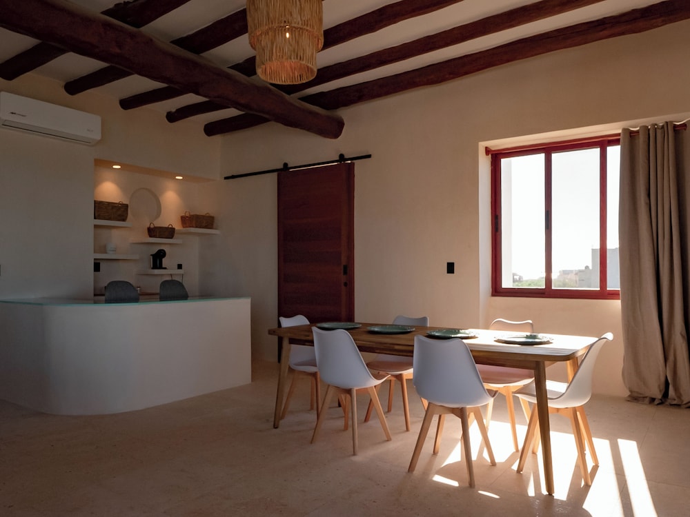 Beachfront Hotel Boutique DK 30/50