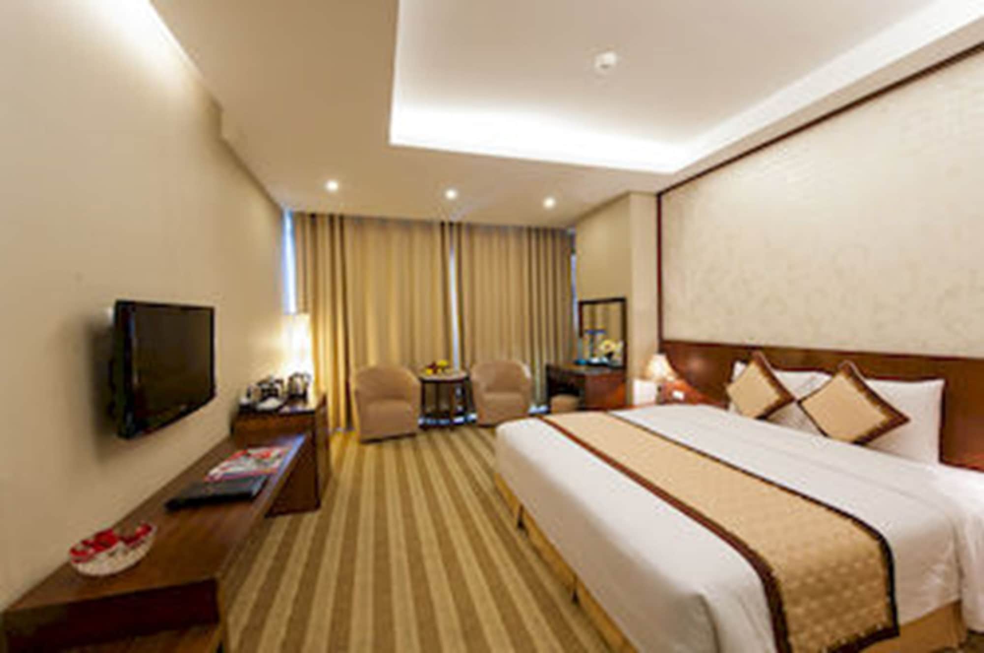 EXECUTIVE, SUITE