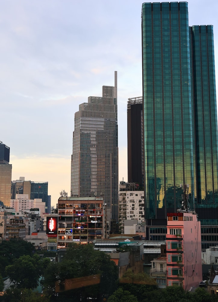 Hato Saigon Hotel & Rooftop 46/50