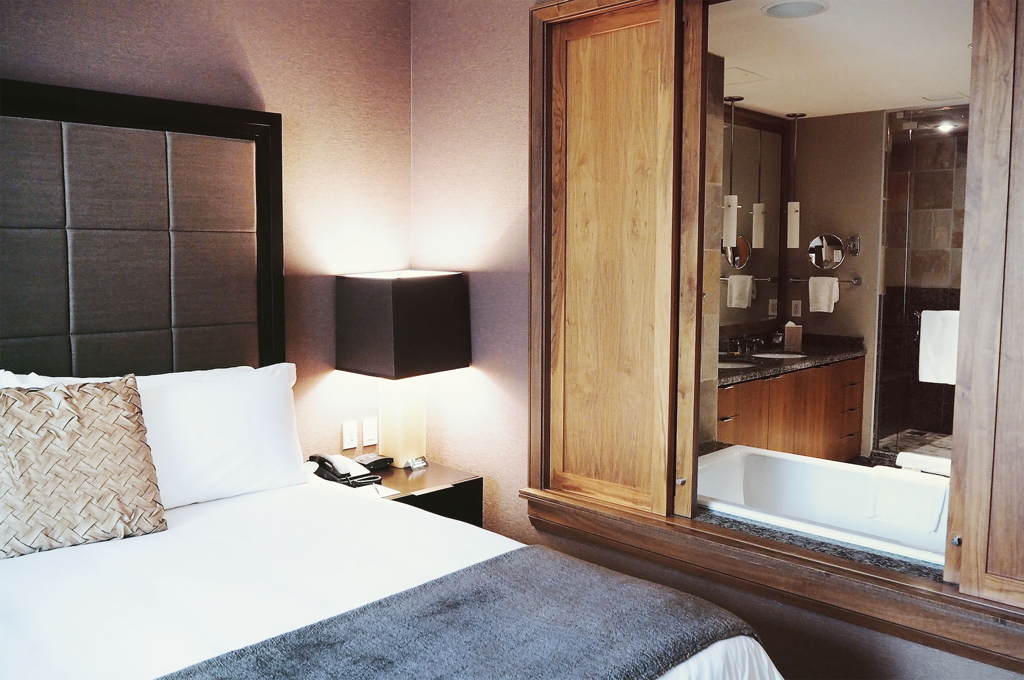 3 Bedrooms, Resort, Residence, 3 King Beds, Four Seasons Resort Whistler 4/10