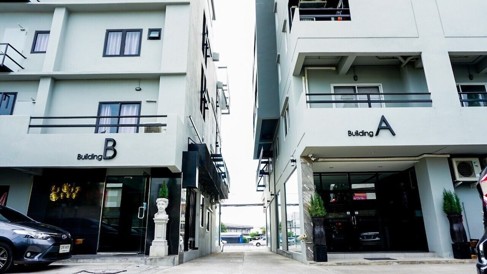 B-Black Residence 45/48