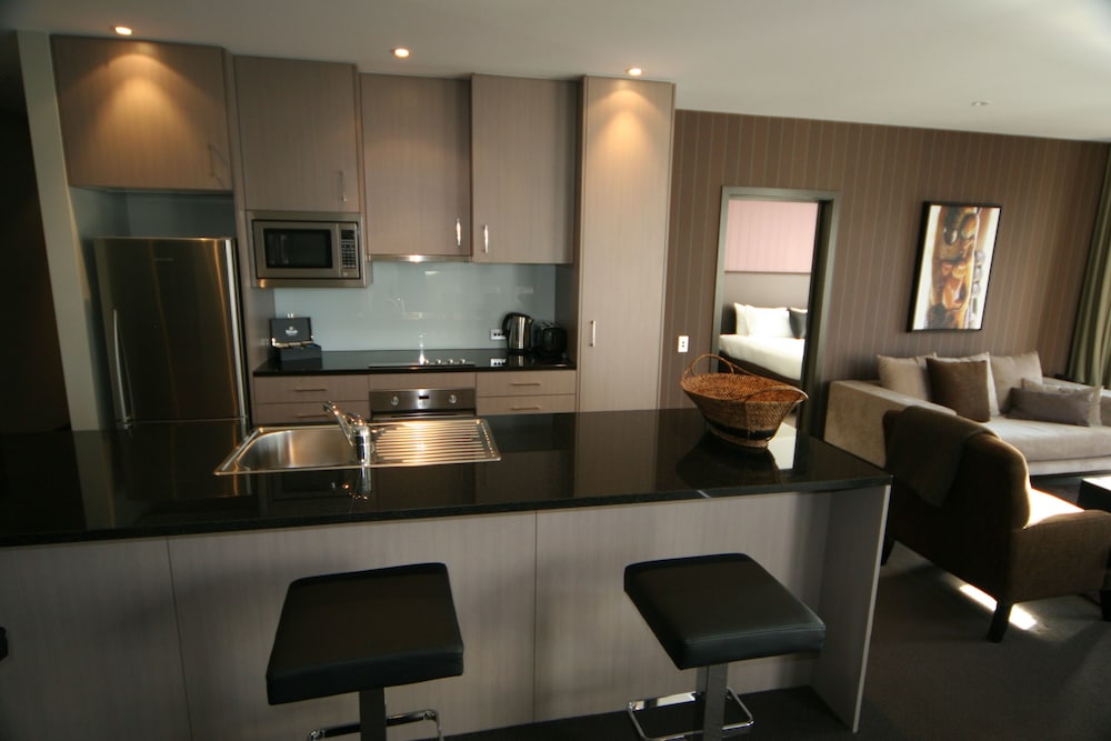 QUEENSTOWN VILLAGE APARTMENTS 28/54