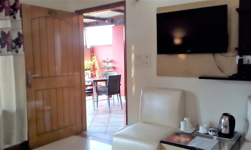Hotel Ganesha Inn 5/50