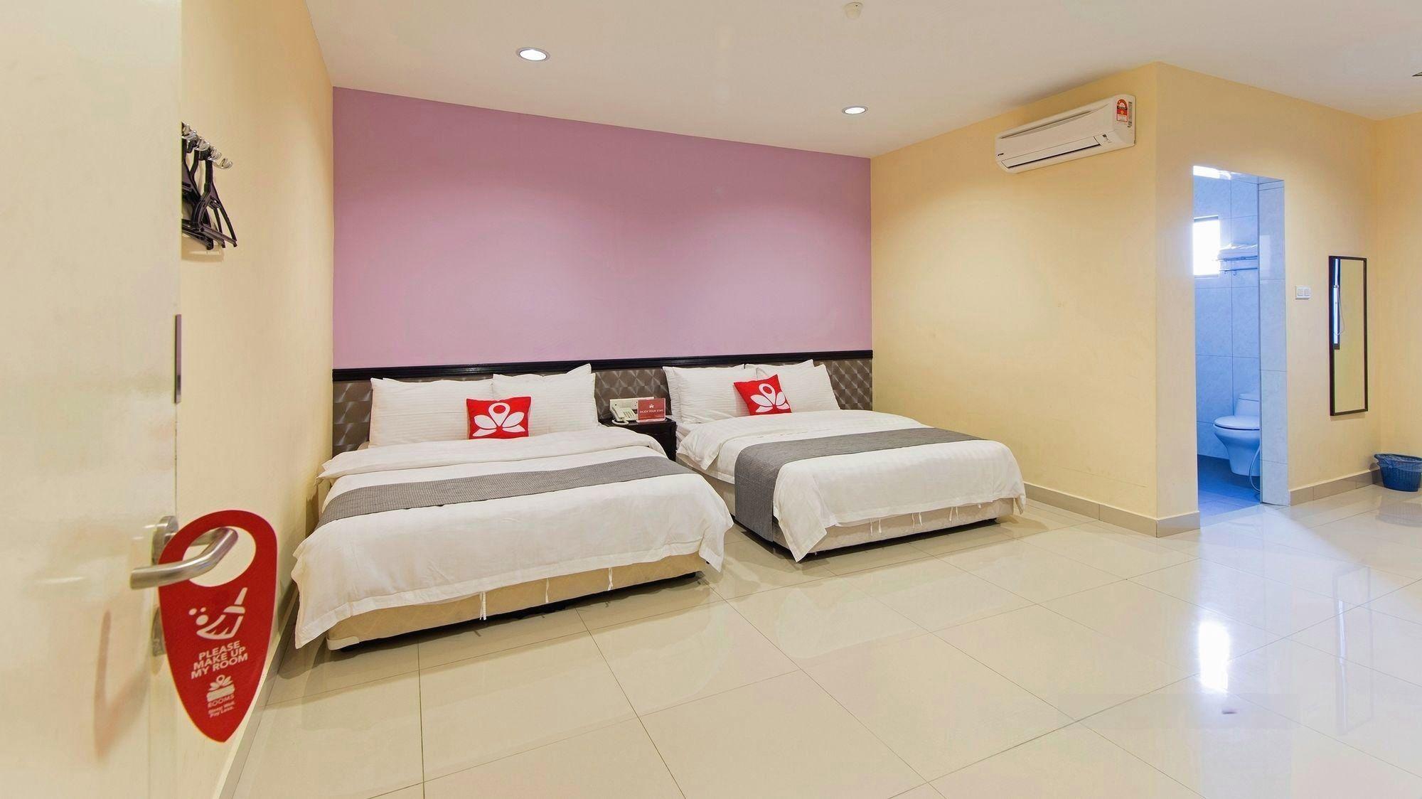 Twin Hotel 20/50