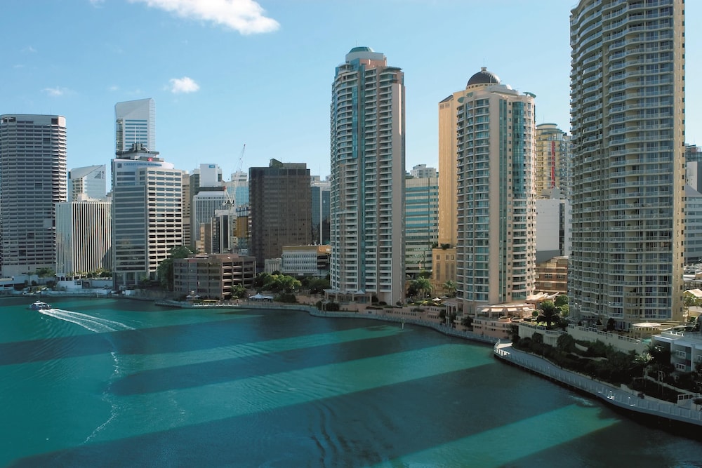 Oaks Brisbane Lexicon Suites 36/37