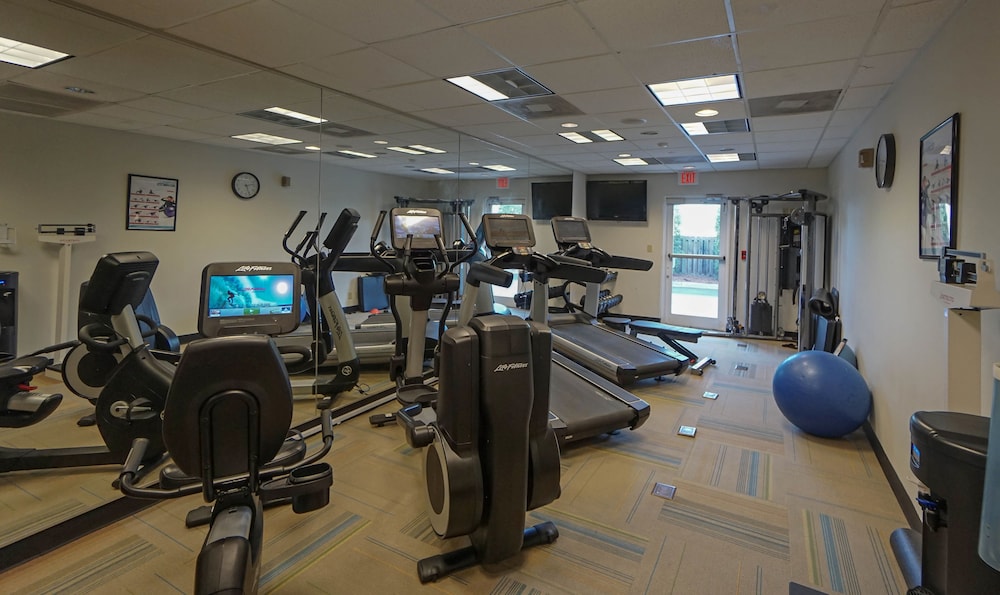 Holiday Inn Express Hotel Suites Savannah Midtown 27/81