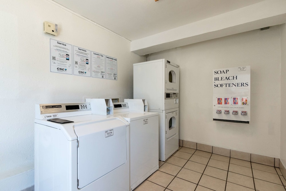Motel6 Austin, TX - Airport - South 19/58
