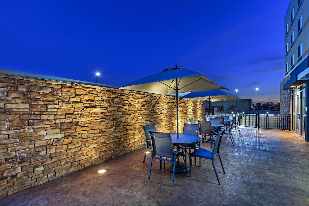 Fairfield Inn & Suites By Marriott Tulsa Catoosa 36/40