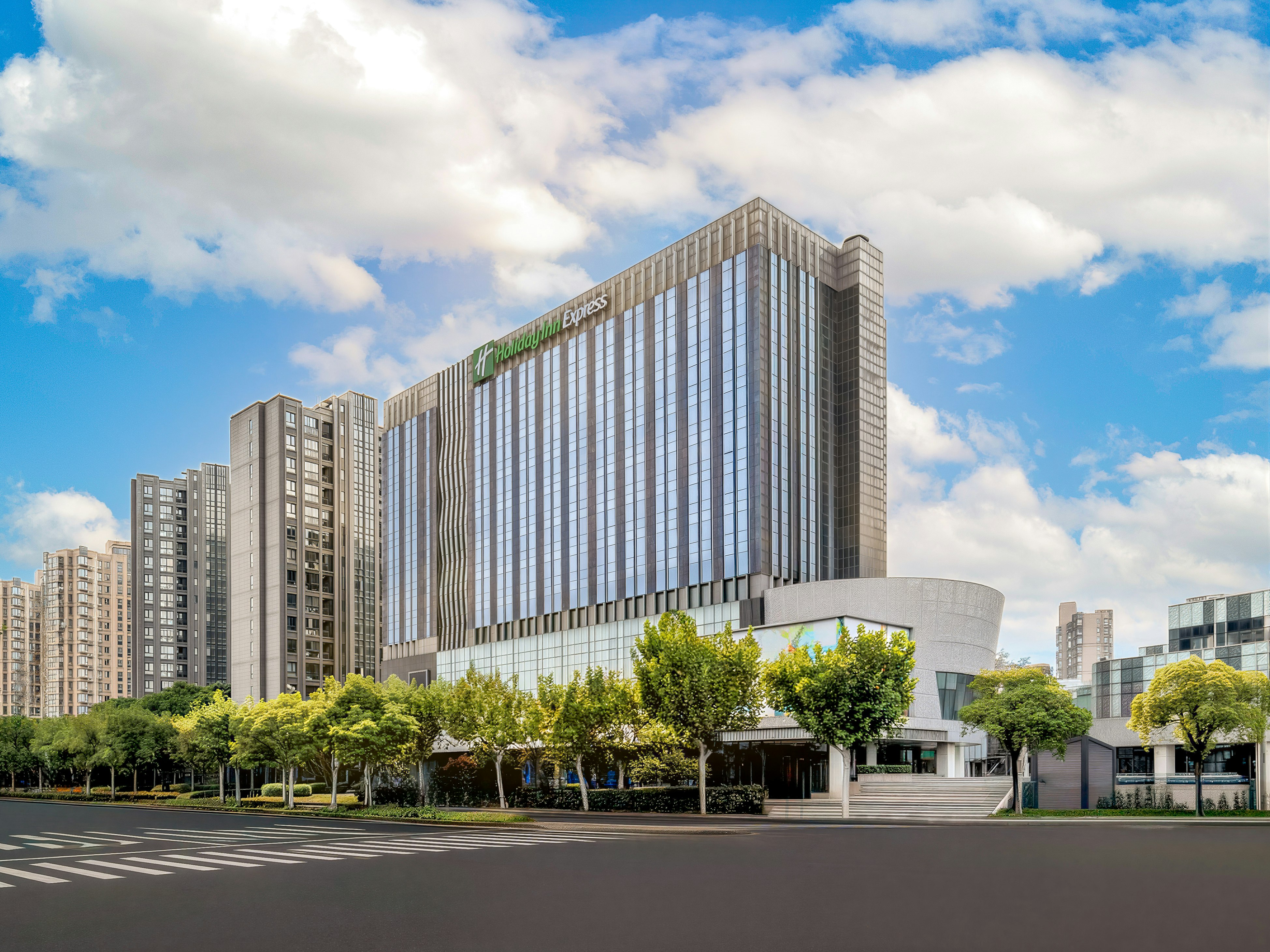 HOLIDAY INN EXPRESS SHANGHAI JINSHA 46/50