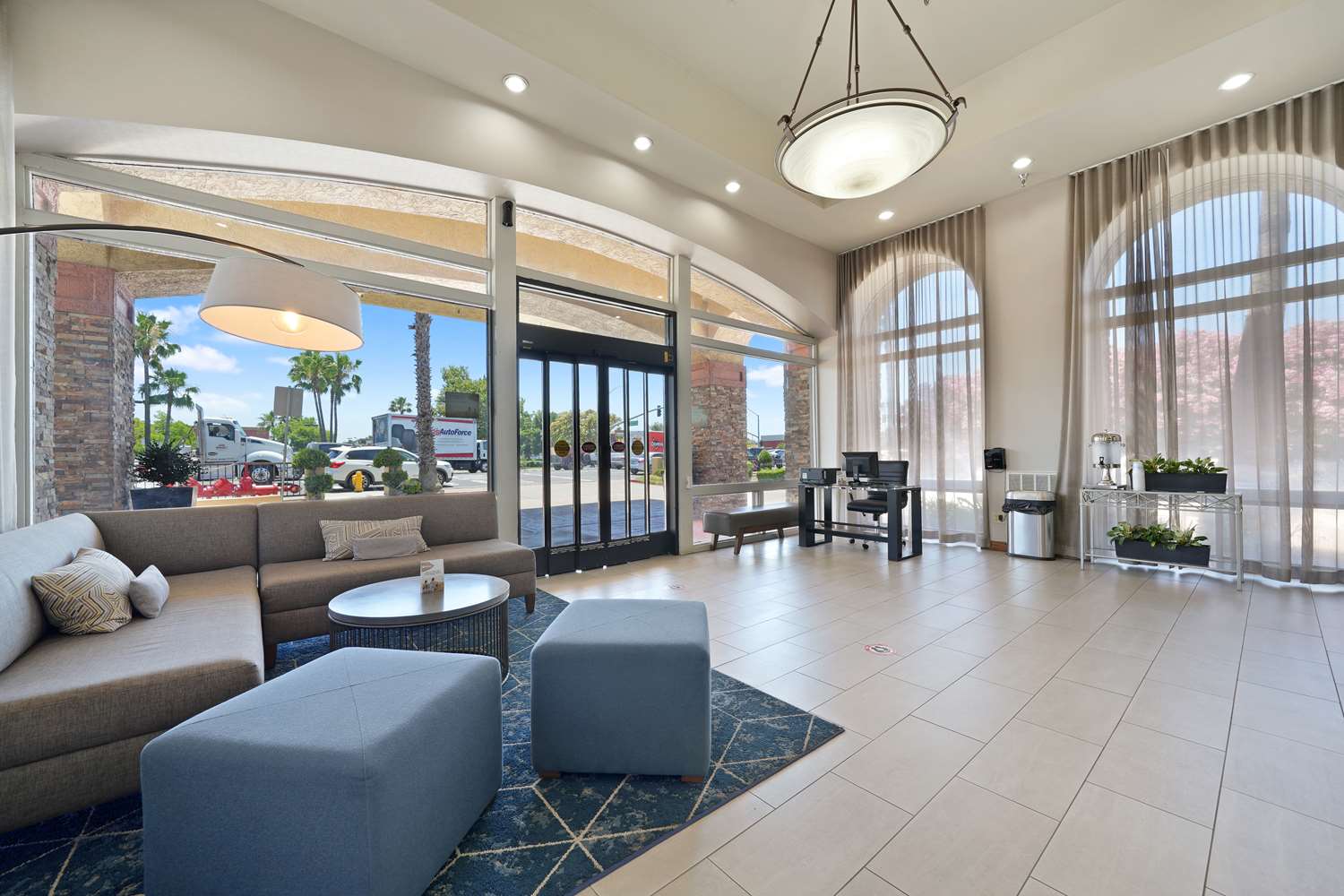 Best Western Plus Executive Inn & Suites 23/33