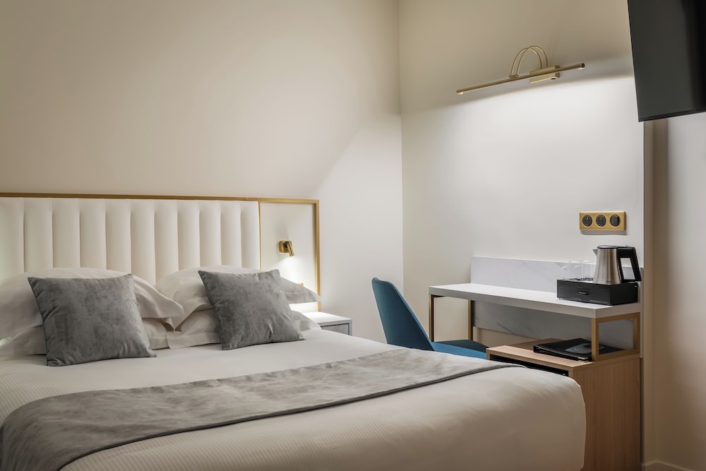 SUPERIOR, DOUBLE BED