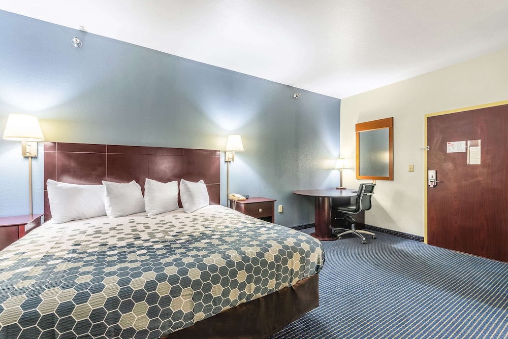 Econo Lodge Inn and Suites Pritchard Road North Little Rock 15/45