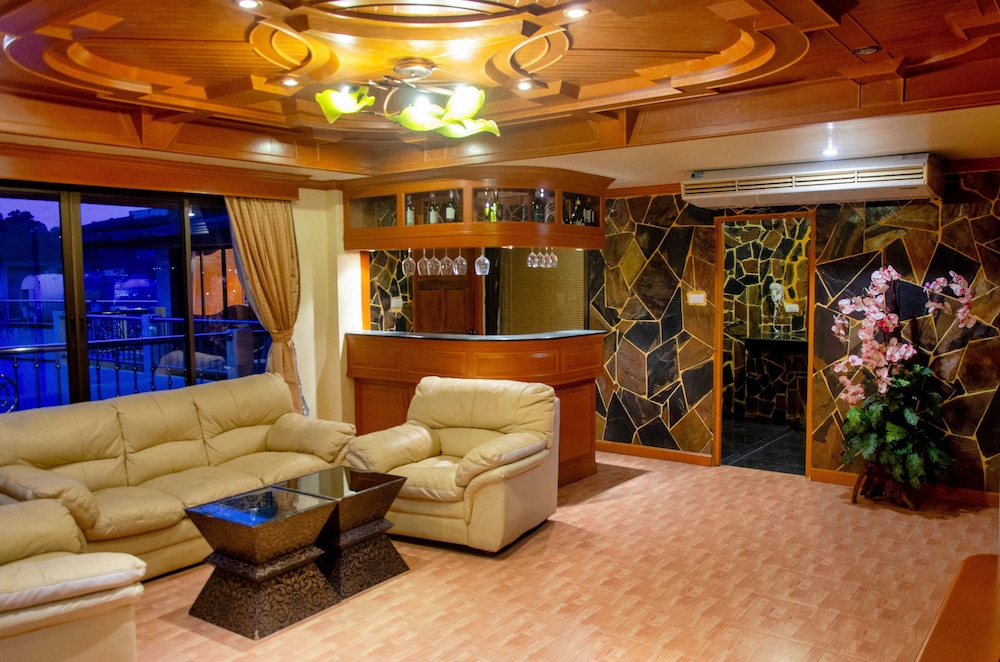 Diva Patong Hotel 32/50
