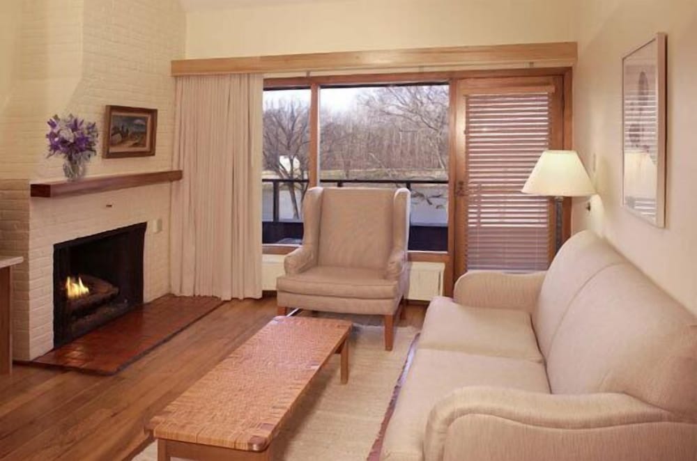 New Harmony Inn Resort & Conference Center 20/49