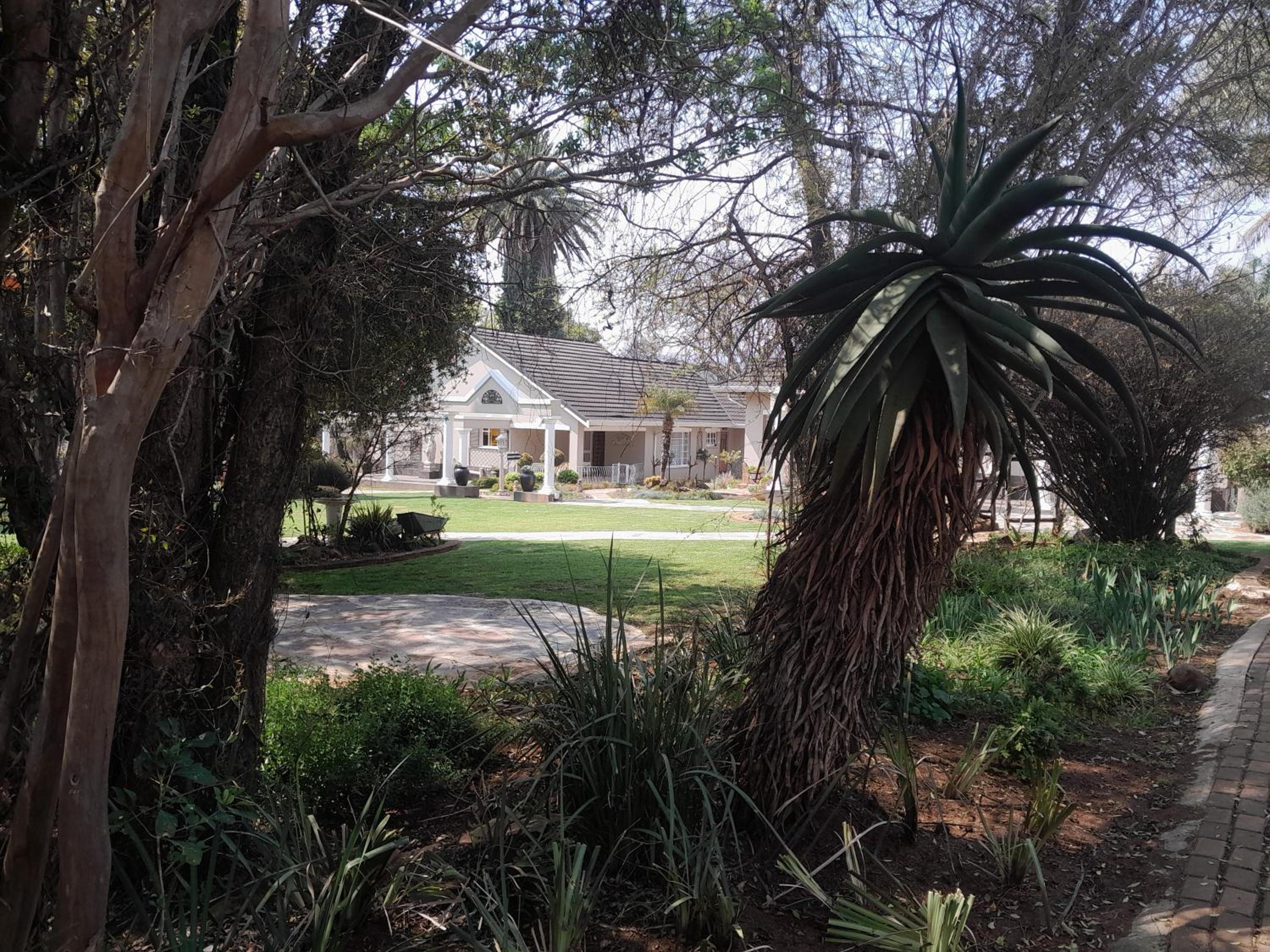 Longtom Farm Guest House 8/23