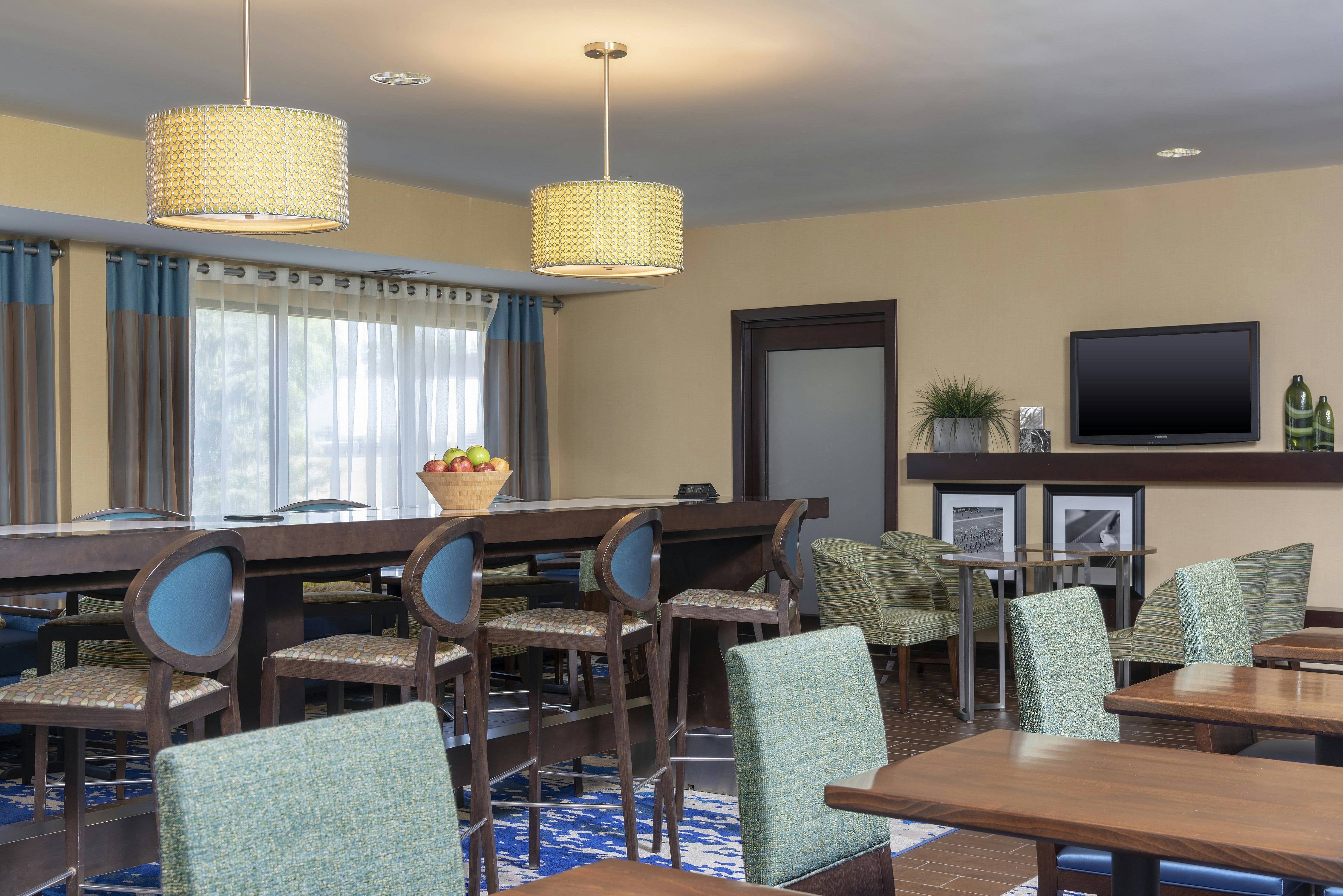 Hampton Inn East Lansing 32/45