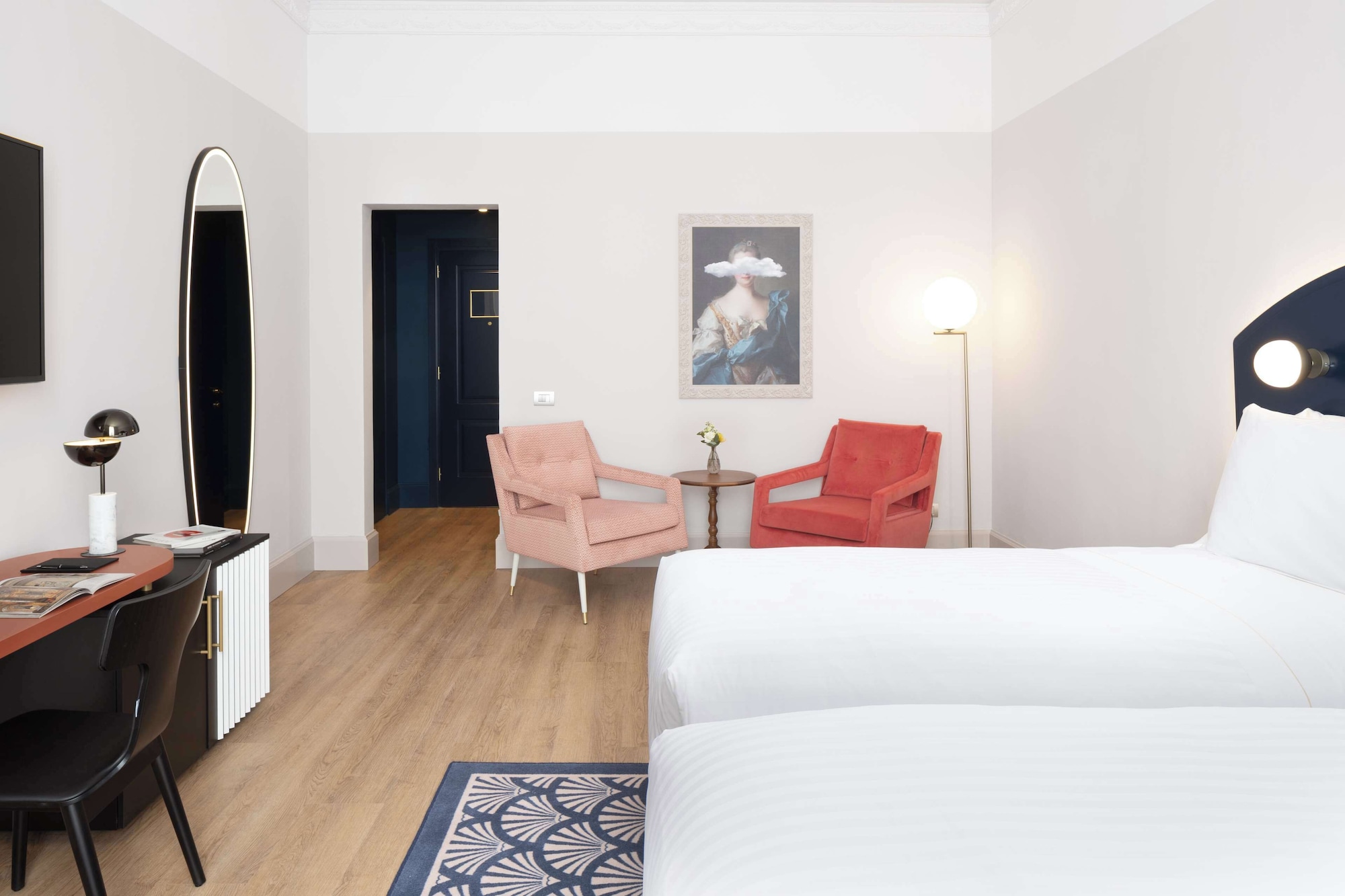 DELUXE, TWIN BEDS