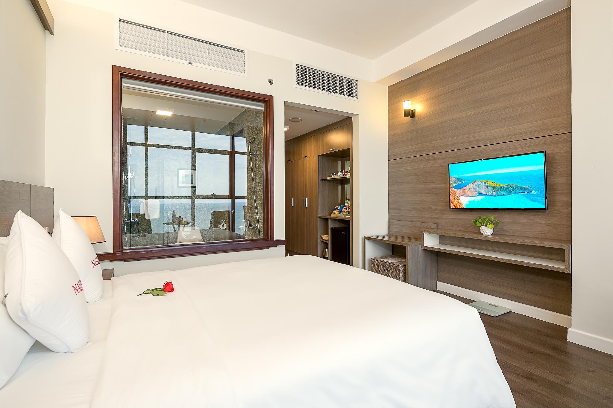 DELUXE, DOUBLE BED, CITY VIEW