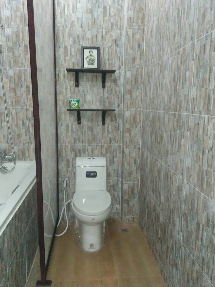 Luang Prabang Pavilion Hotel 32/34