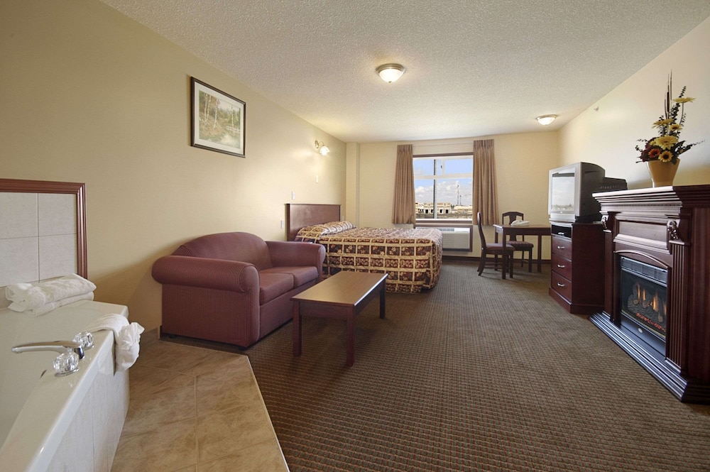 Super 8 Fort Saskatchewan 13/23