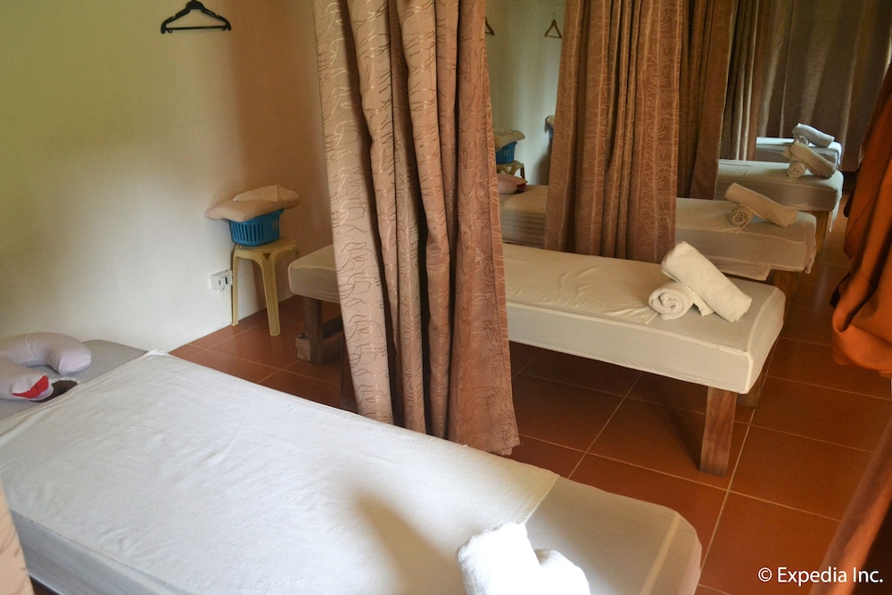 Hanan Hotel Tagaytay 63/64