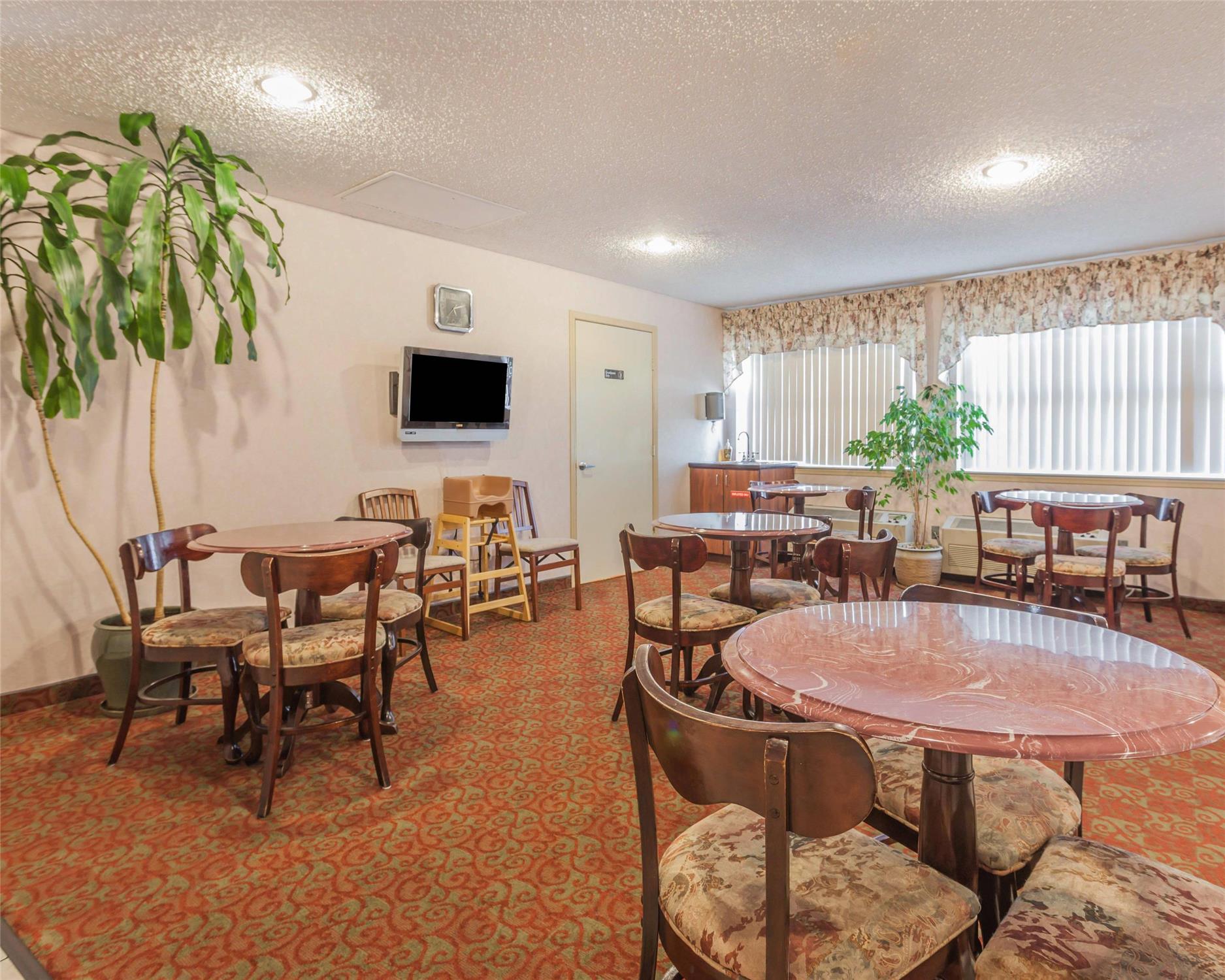 Comfort Inn On The Bay 6/8