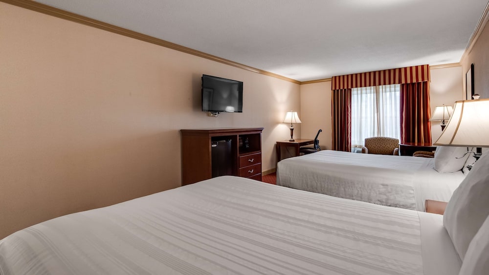 Best Western Plus Morristown Inn 14/40