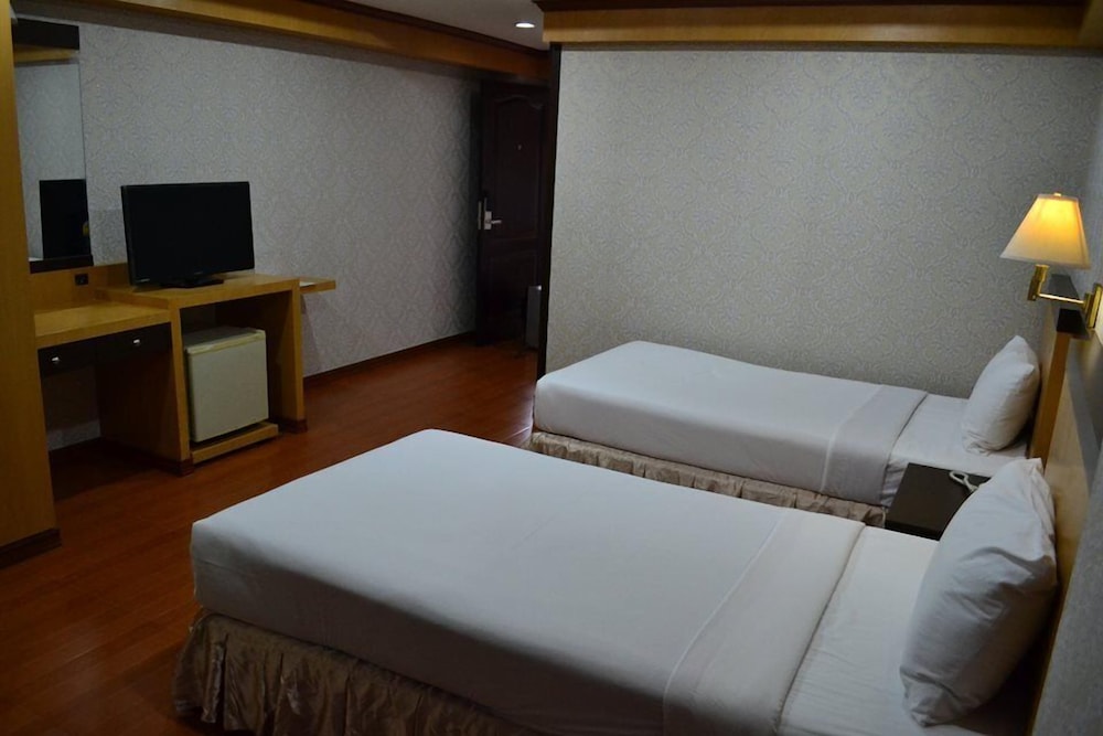 The Airport Hotel 14/27