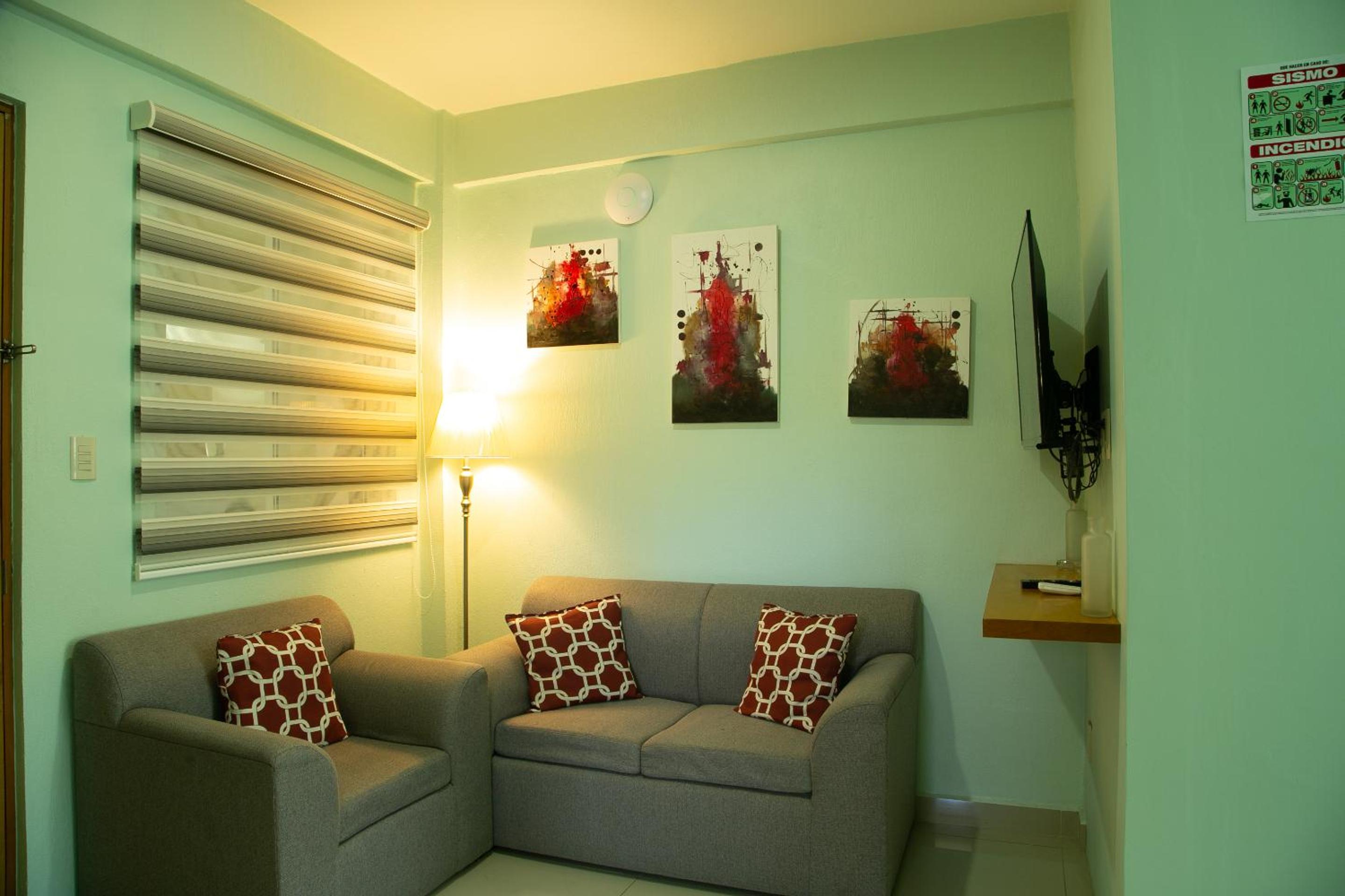 Relax Inn Suites 32/50