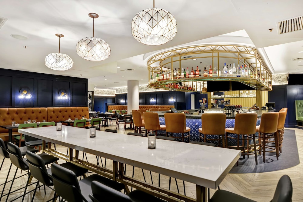 Embassy Suites by Hilton Minneapolis Airport 42/57