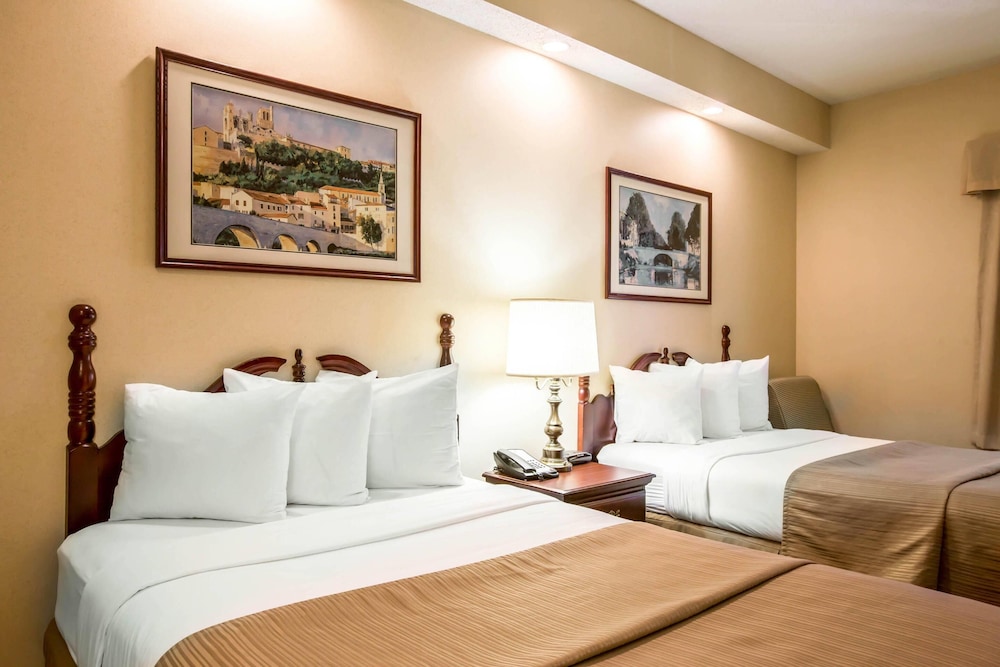 Quality Inn Greeneville - Tusculum 18/40