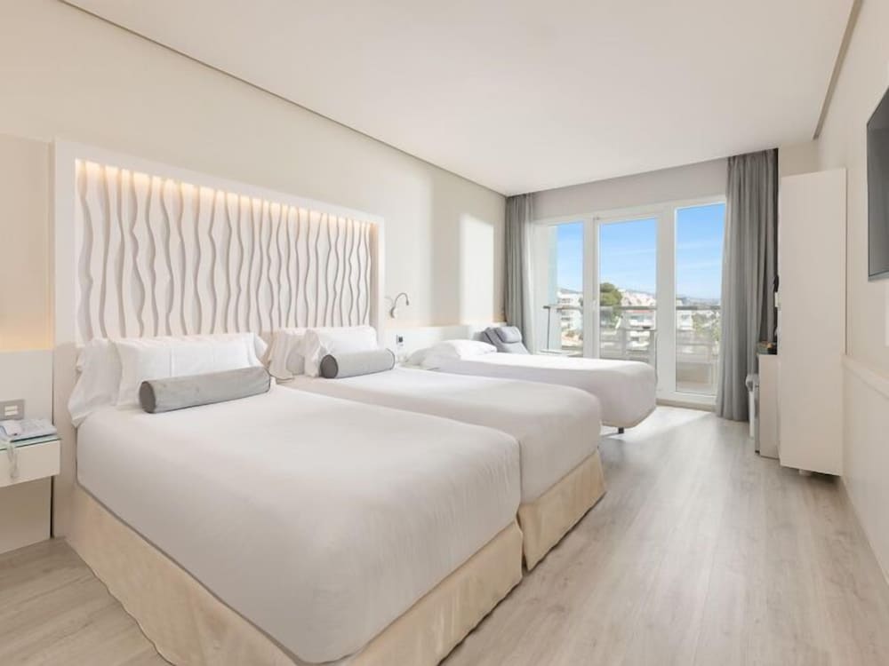 DOLCE VITA, WITH EXTRA BED, TERRACE