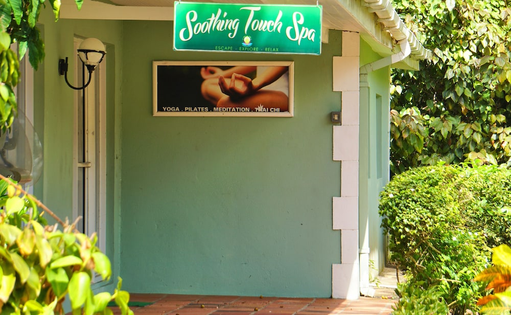 Marigot Beach Club and Dive Resort 7/75
