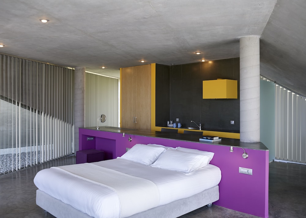 Leivatho Hotel 27/70