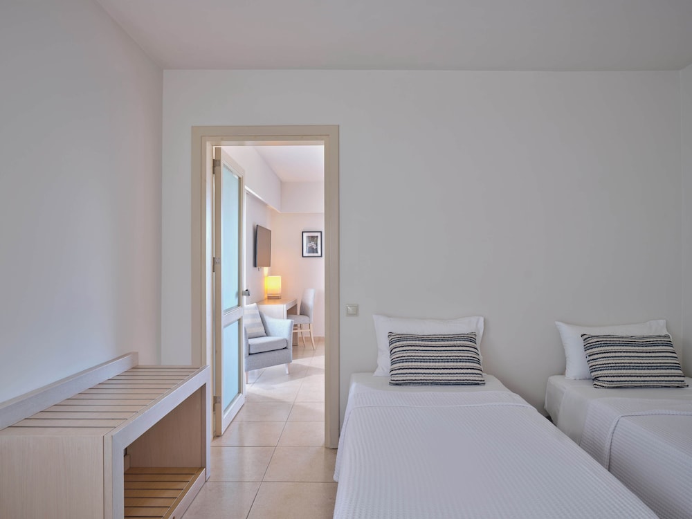 غرفة عائلية، Sitia Beach City Resort and Spa 2/10