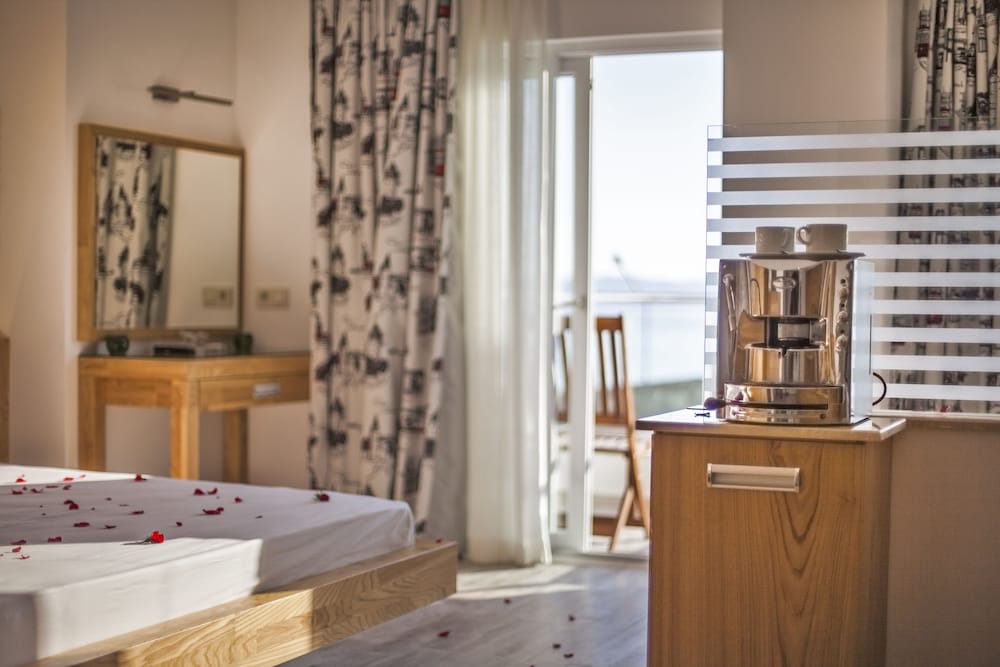 Nur Hotel 27/73
