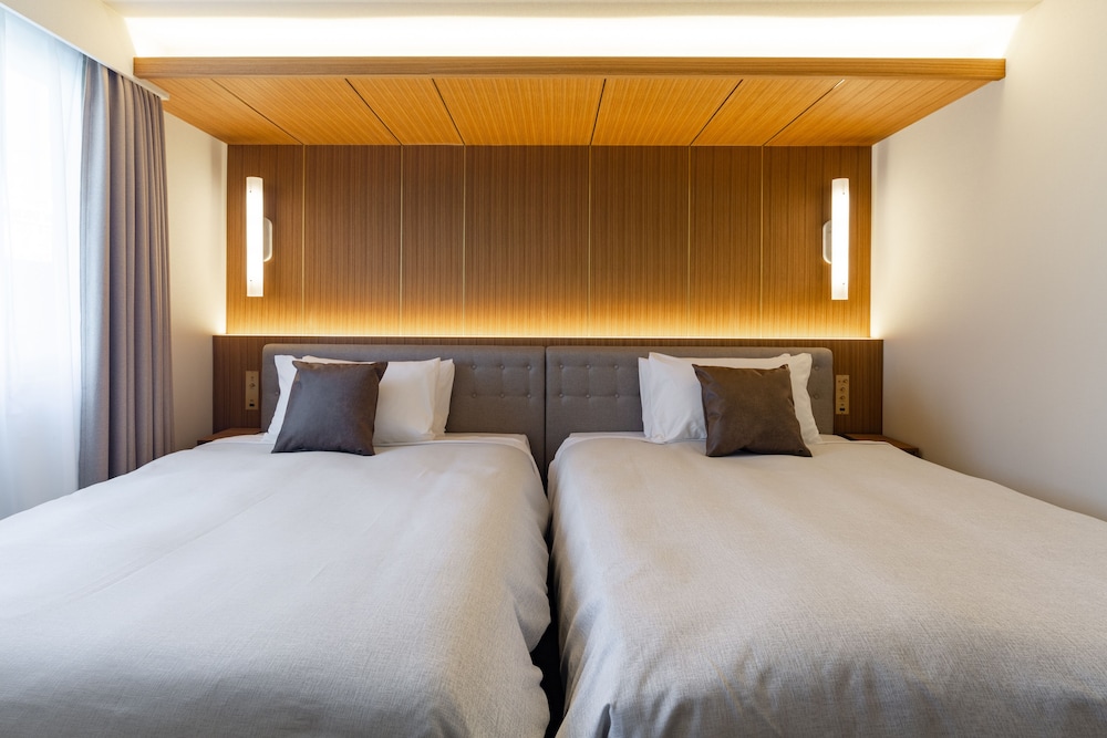 2 BEDROOMS, STANDARD, TWIN BEDS