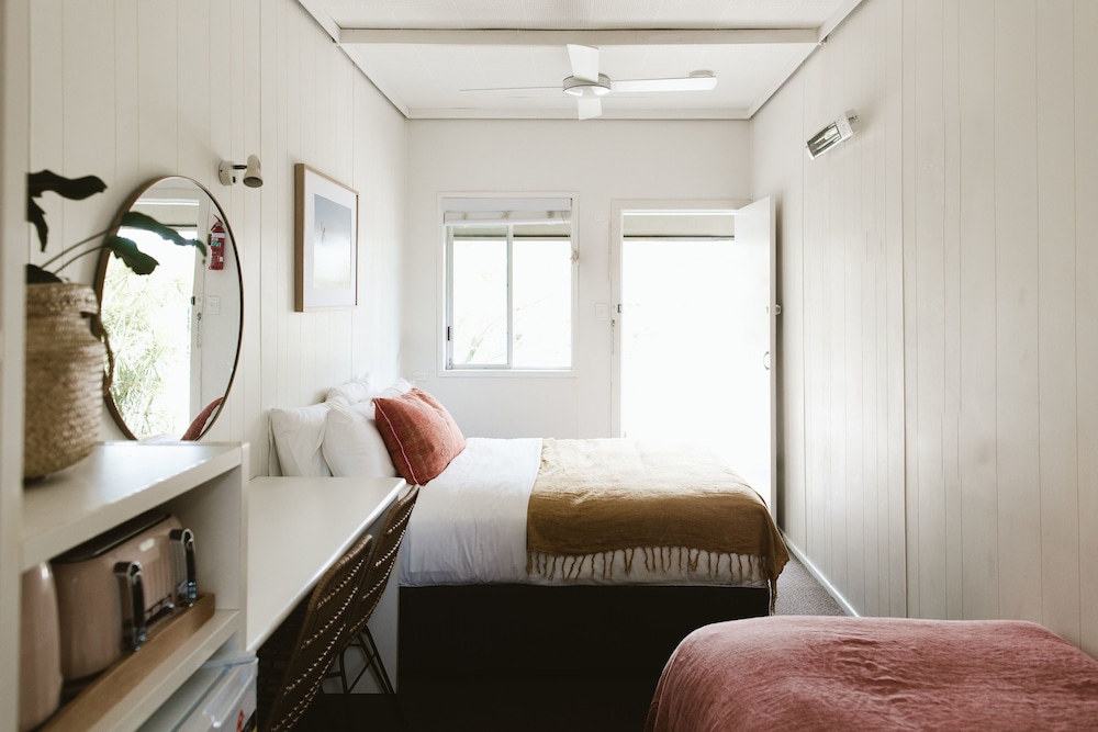 Brunswick Chalet 18/70