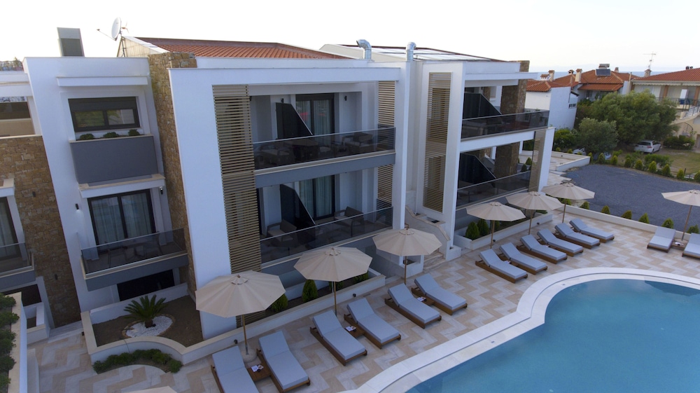 Agnes Deluxe Hotel 4/44
