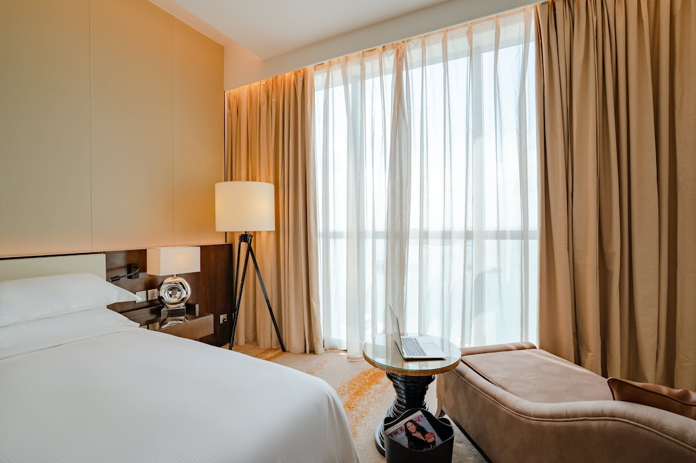 Johari Rotana 19/66