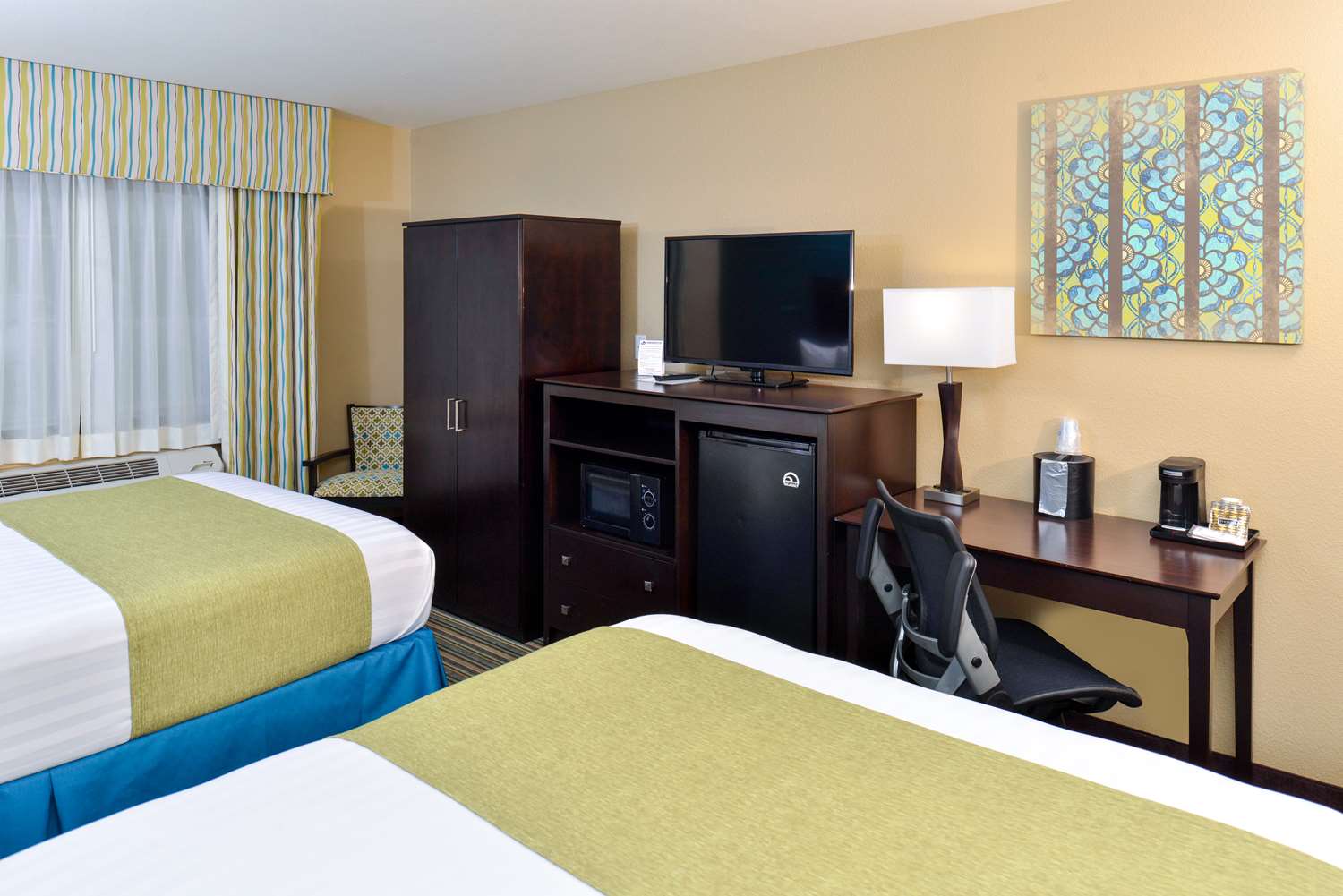 Best Western Long Beach Inn 20/53