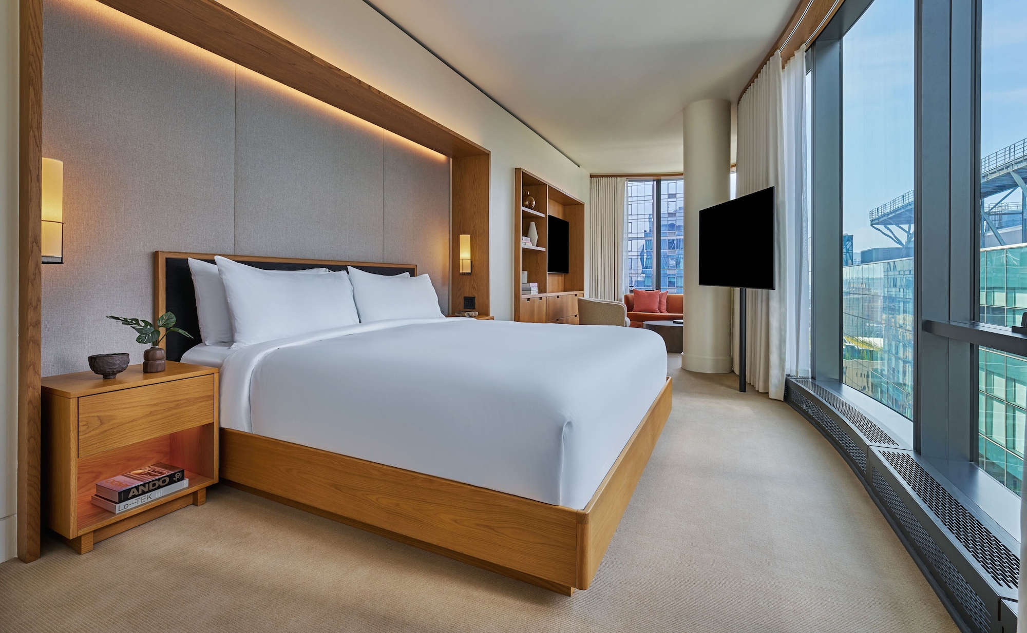 SKYLINE, STUDIO, SUITE, CORNER